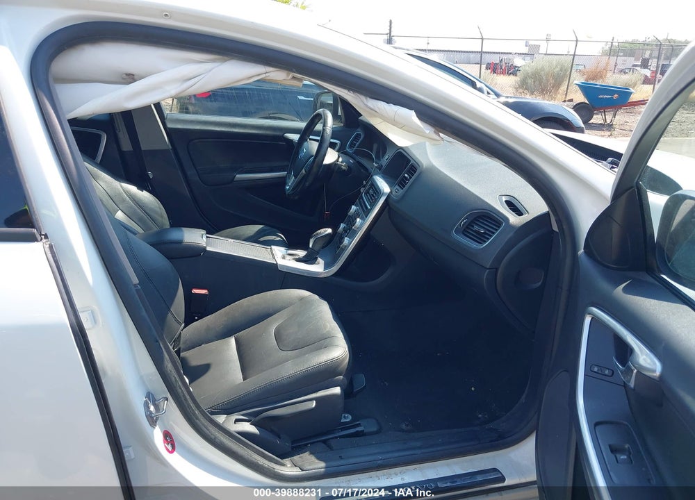 2017 VOLVO S60 T5 DYNAMIC VIN: YV126MFL1H2421560