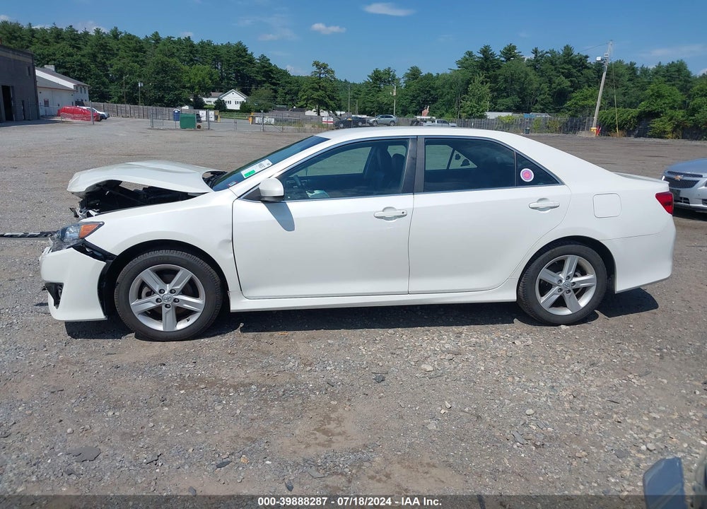 2014 TOYOTA CAMRY SE VIN: 4T1BF1FK2EU410011
