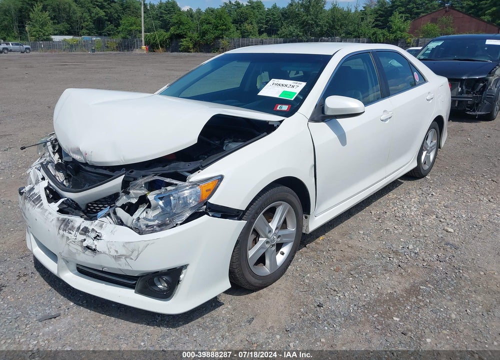 2014 TOYOTA CAMRY SE VIN: 4T1BF1FK2EU410011
