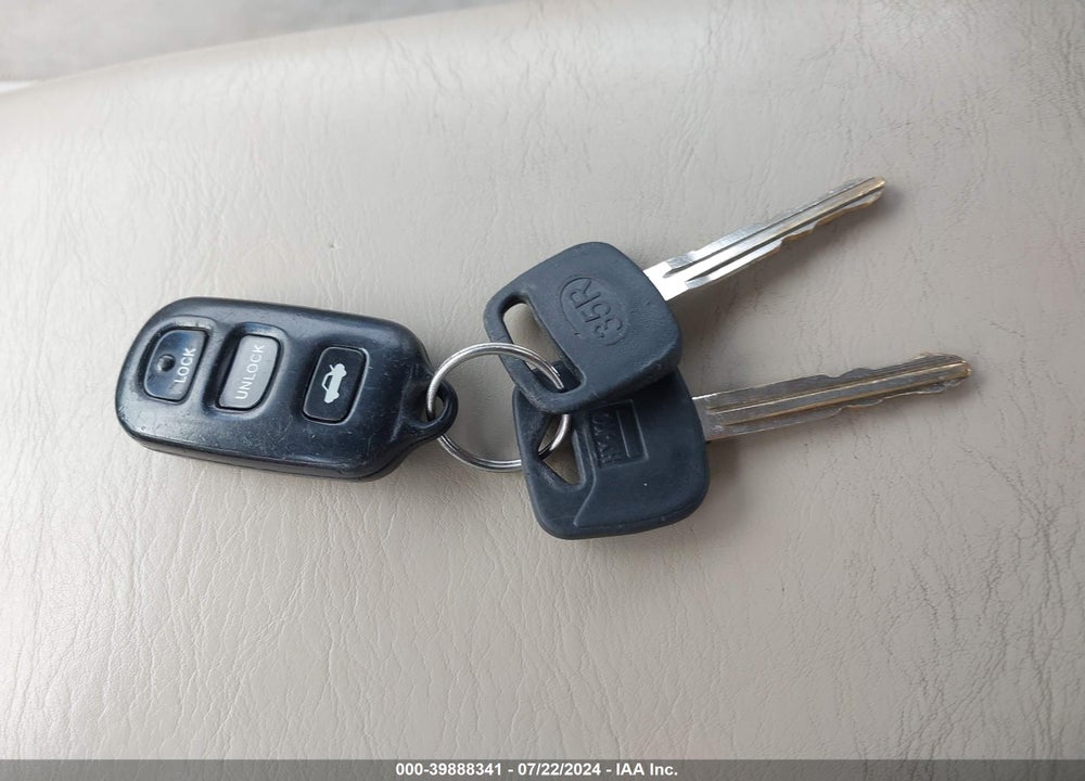 2000 TOYOTA AVALON XL VIN: 4T1BF28B4YU035360