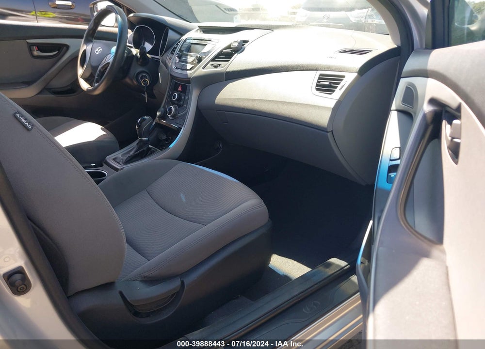 2015 HYUNDAI ELANTRA SE VIN: 5NPDH4AE0FH642595