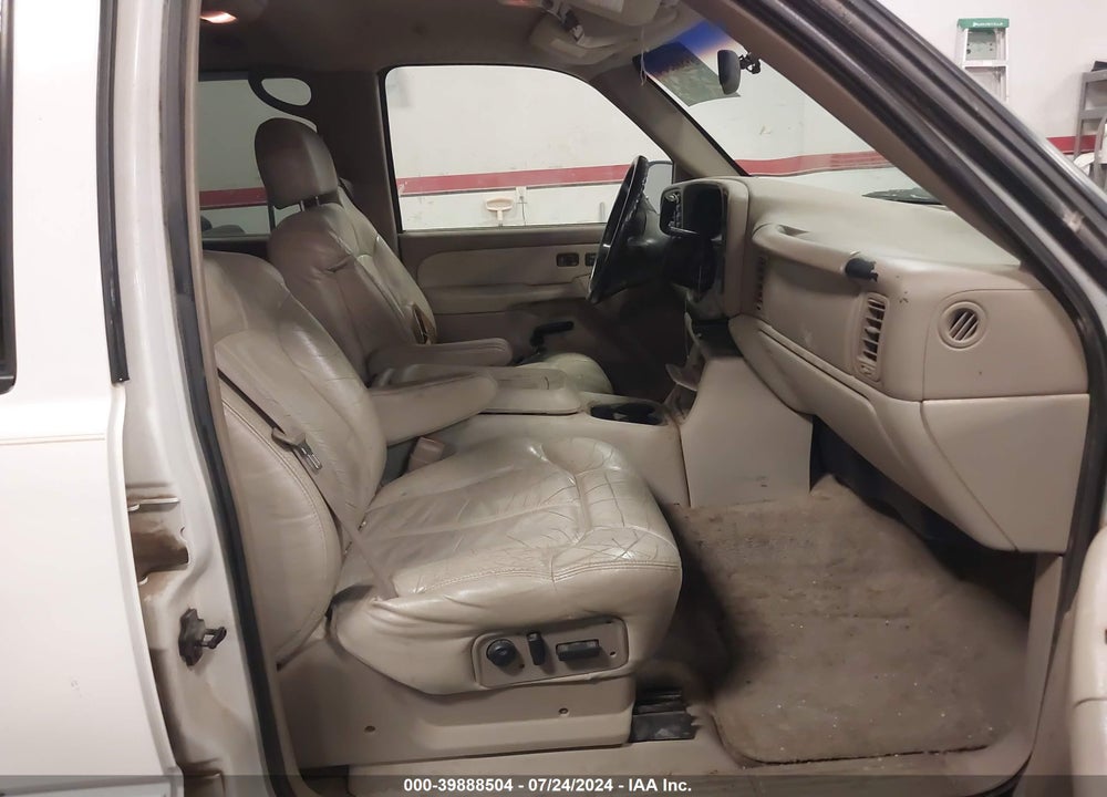 2001 CHEVROLET TAHOE LT VIN: 1GNEK13T91R154576