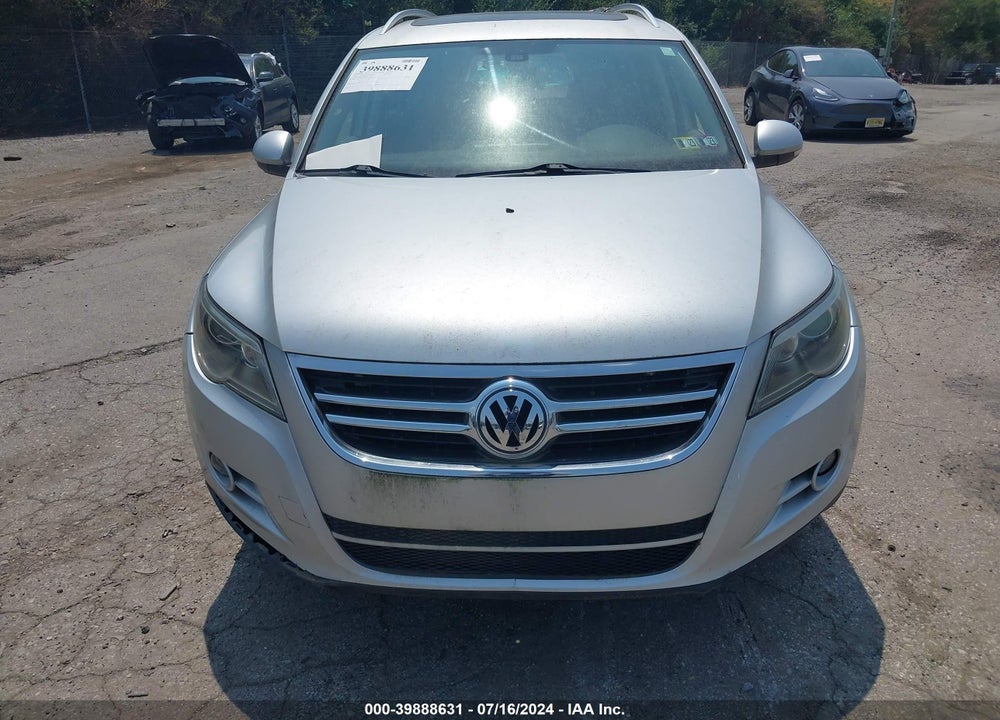 2011 VOLKSWAGEN TIGUAN SEL VIN: WVGBV7AX9BW521583