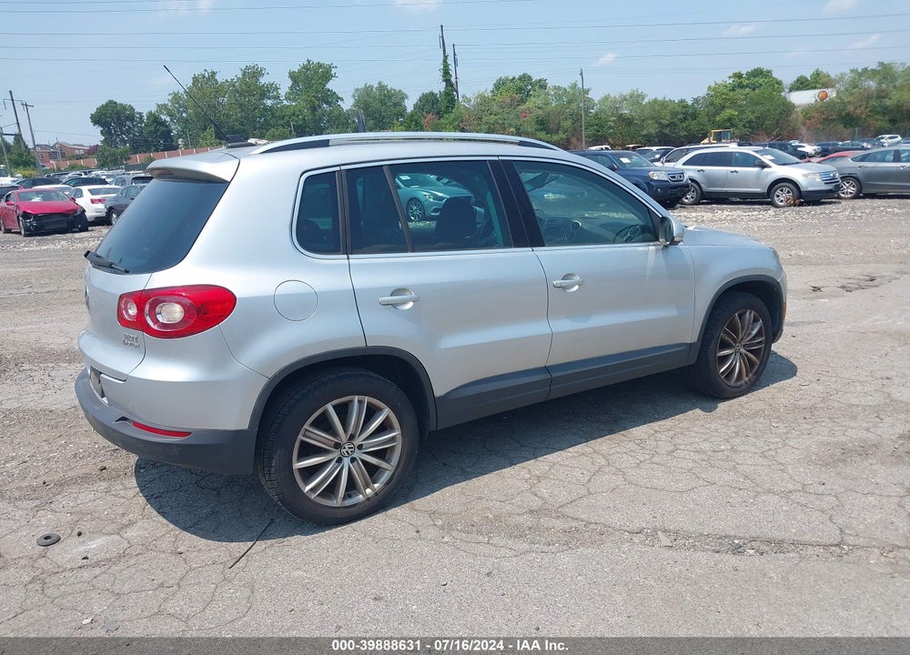 2011 VOLKSWAGEN TIGUAN SEL VIN: WVGBV7AX9BW521583