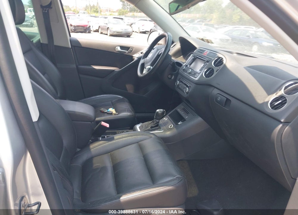 2011 VOLKSWAGEN TIGUAN SEL VIN: WVGBV7AX9BW521583