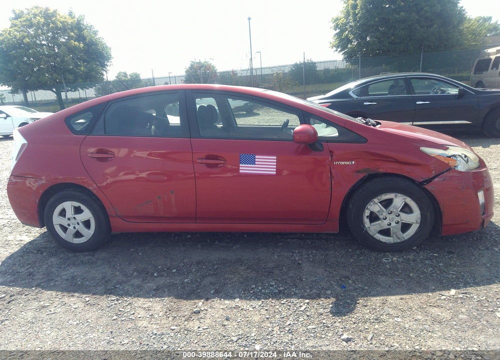 2011 TOYOTA PRIUS TWO VIN: JTDKN3DU6B5318882