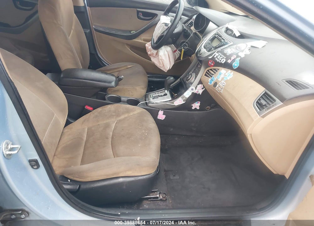 2012 HYUNDAI ELANTRA VIN: KMHDH4AE5CU304509