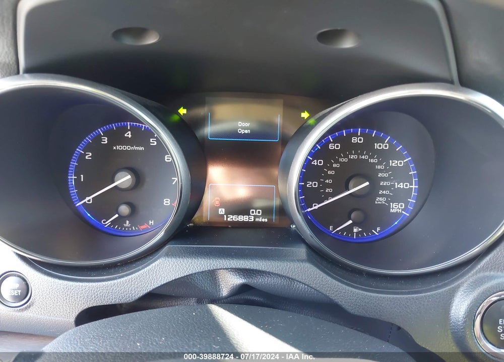 2018 SUBARU OUTBACK 3.6R TOURING VIN: 4S4BSETC3J3385328