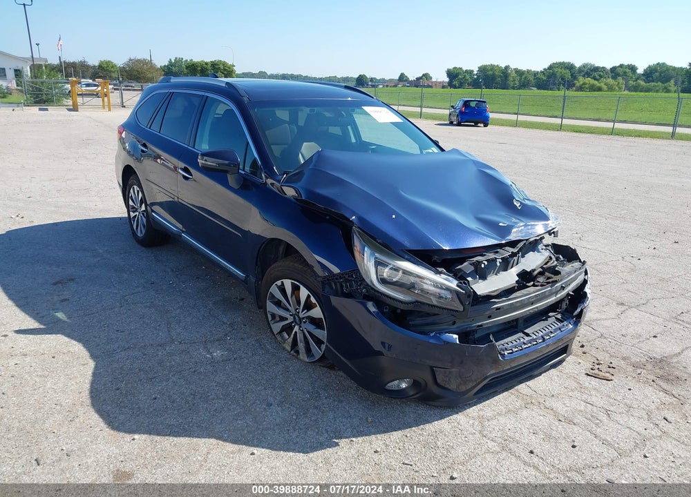 2018 SUBARU OUTBACK 3.6R TOURING VIN: 4S4BSETC3J3385328