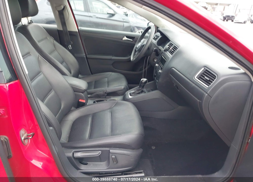 2014 VOLKSWAGEN JETTA 1.8T SE VIN: 3VWD17AJ3EM420156
