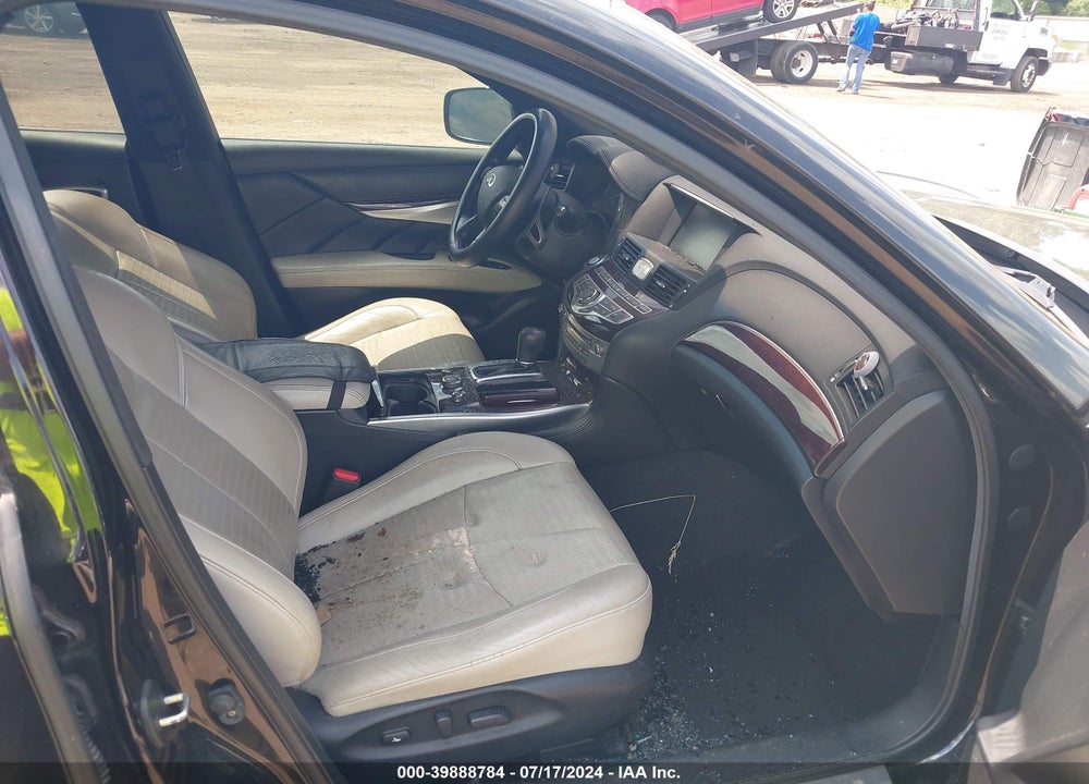 2013 INFINITI M56X VIN: JN1AY1AR7DM590117