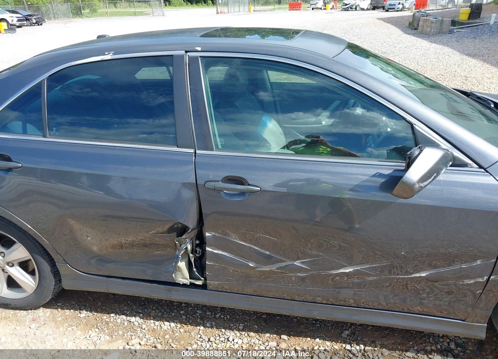 2011 TOYOTA CAMRY SE VIN: 4T1BF3EK0BU212553