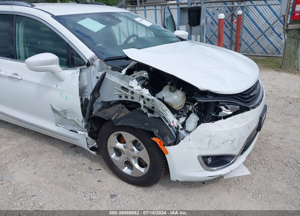 2018 CHRYSLER PACIFICA HYBRID TOURING L VIN: 2C4RC1L72JR248268