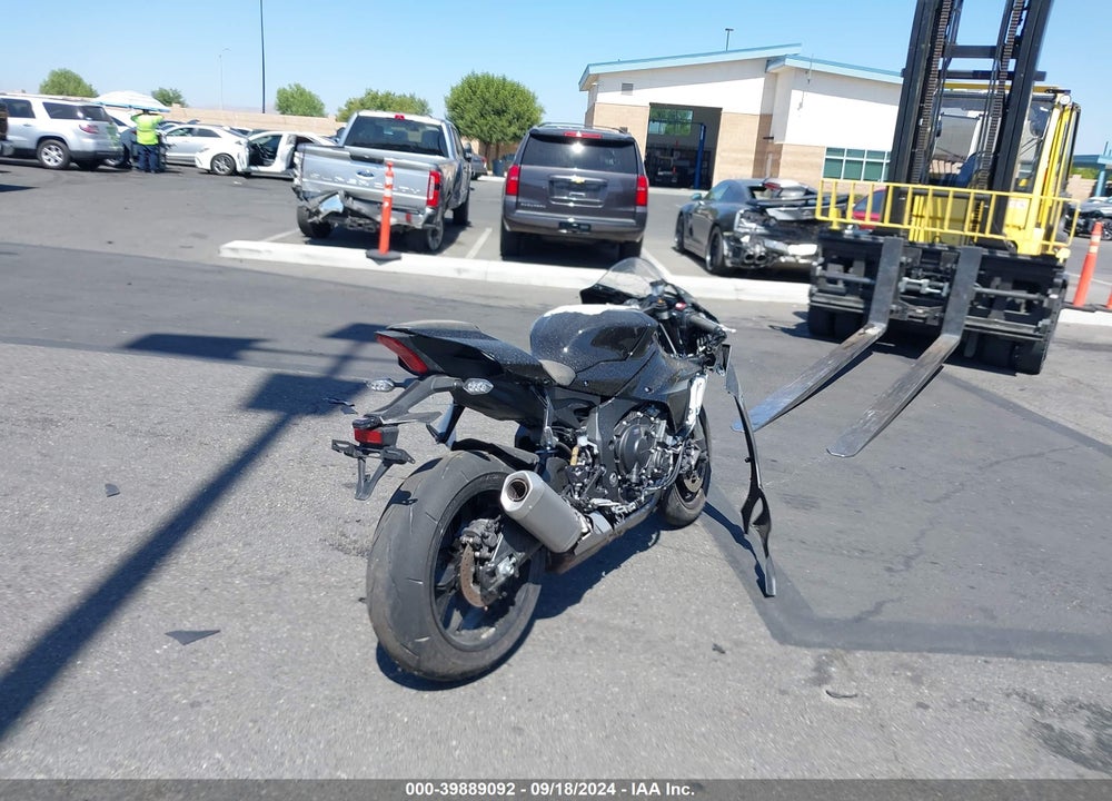 2024 YAMAHA YZFR1 VIN: JYARN66Y0RA001211