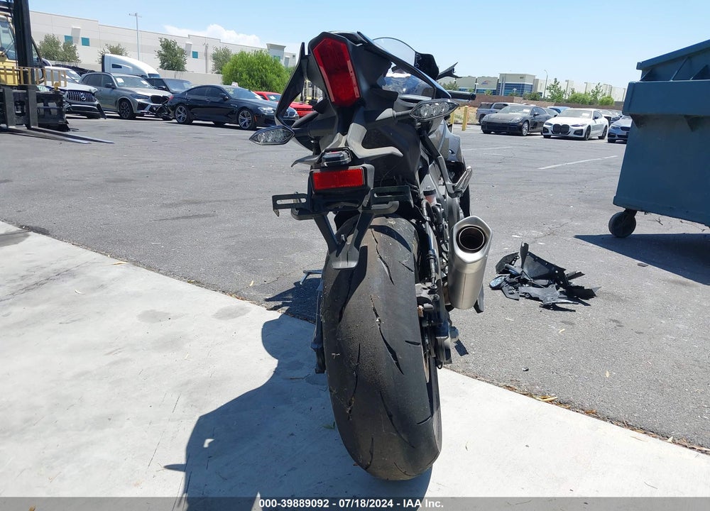 2024 YAMAHA YZFR1 VIN: JYARN66Y0RA001211