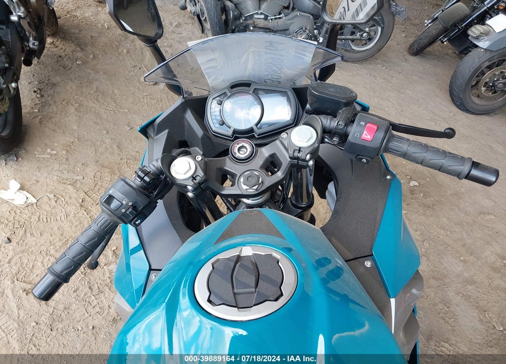 2021 KAWASAKI EX400 VIN: JKAEXKH15MDAD2251