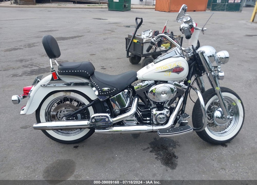 2000 HARLEY-DAVIDSON FLSTC VIN: 1HD1BJY17YY033106