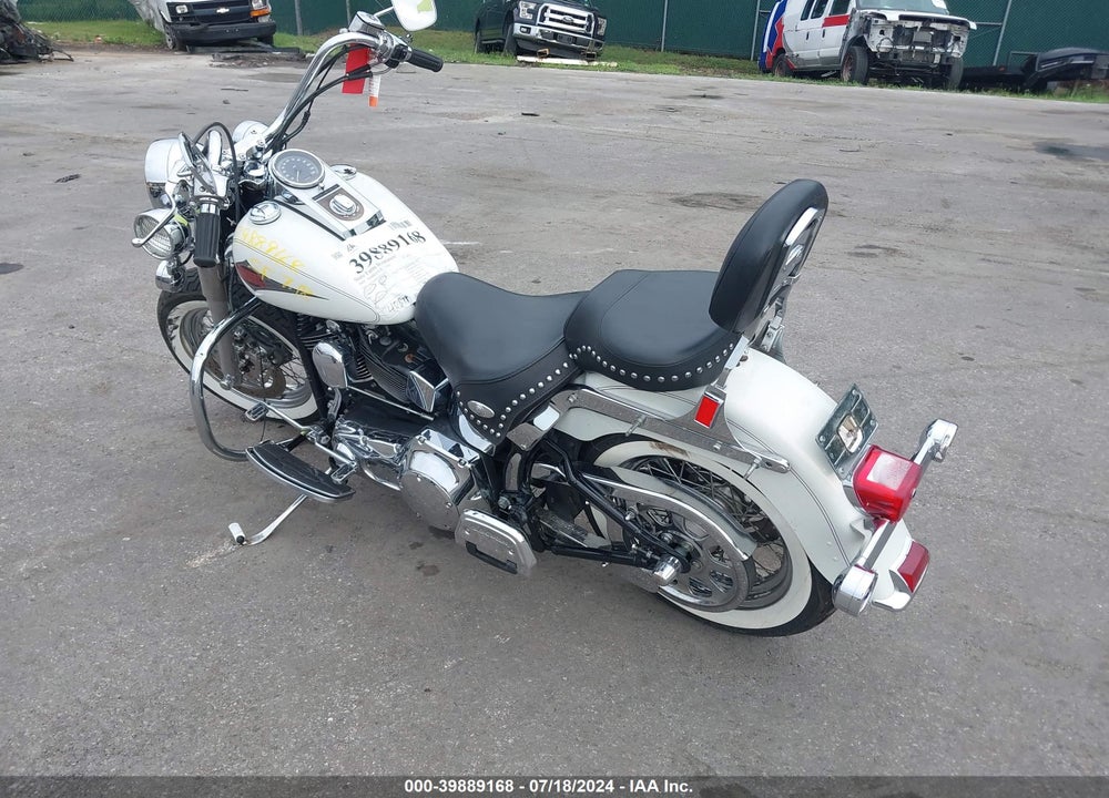 2000 HARLEY-DAVIDSON FLSTC VIN: 1HD1BJY17YY033106