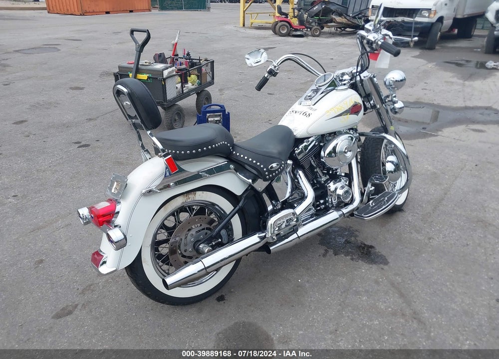 2000 HARLEY-DAVIDSON FLSTC VIN: 1HD1BJY17YY033106