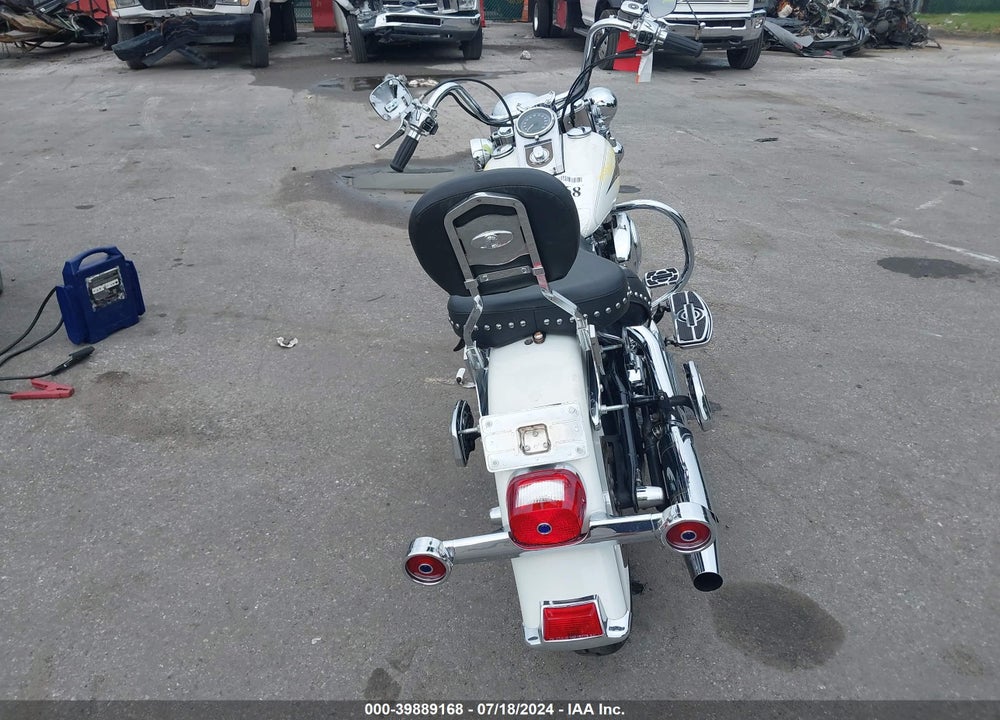 2000 HARLEY-DAVIDSON FLSTC VIN: 1HD1BJY17YY033106