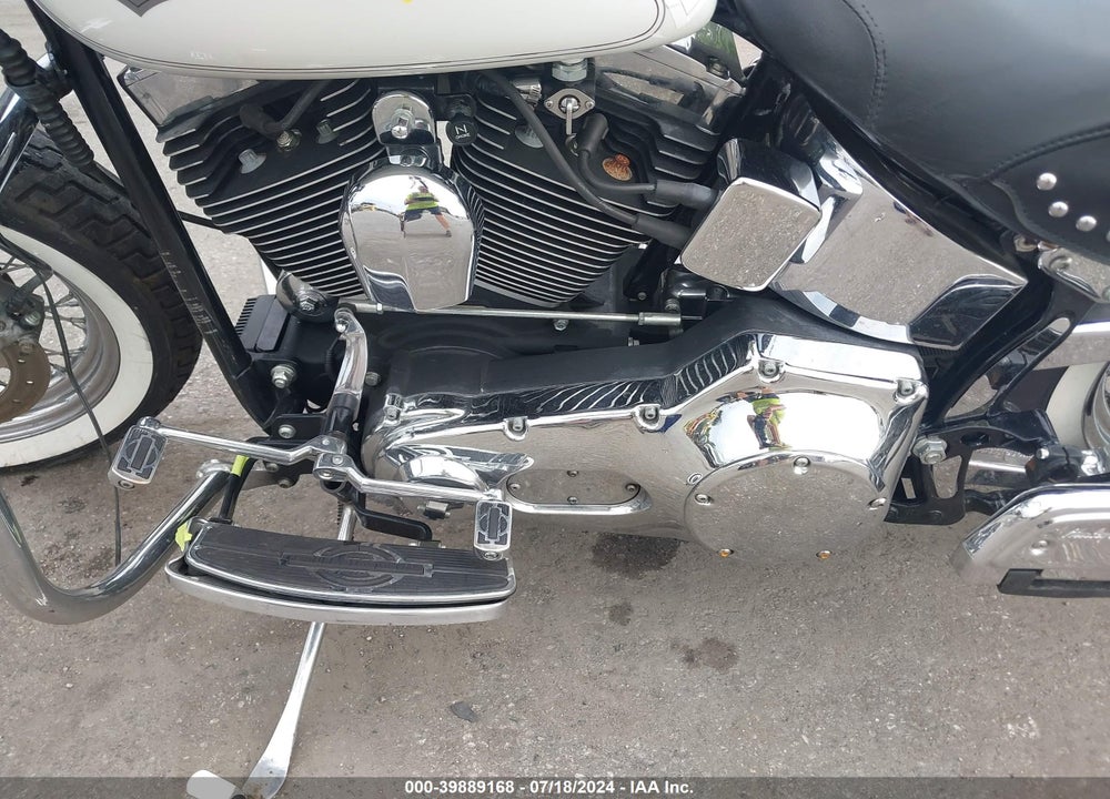 2000 HARLEY-DAVIDSON FLSTC VIN: 1HD1BJY17YY033106