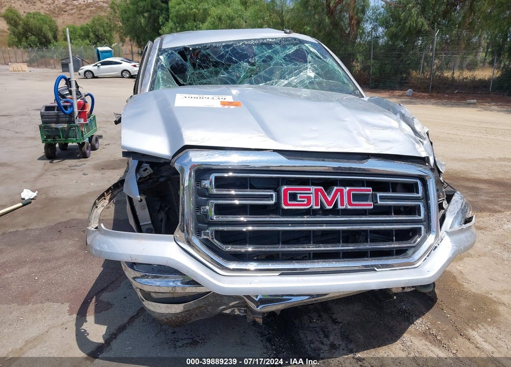 2018 GMC SIERRA 1500 SLE VIN: 2GTV2MEC9J1105071
