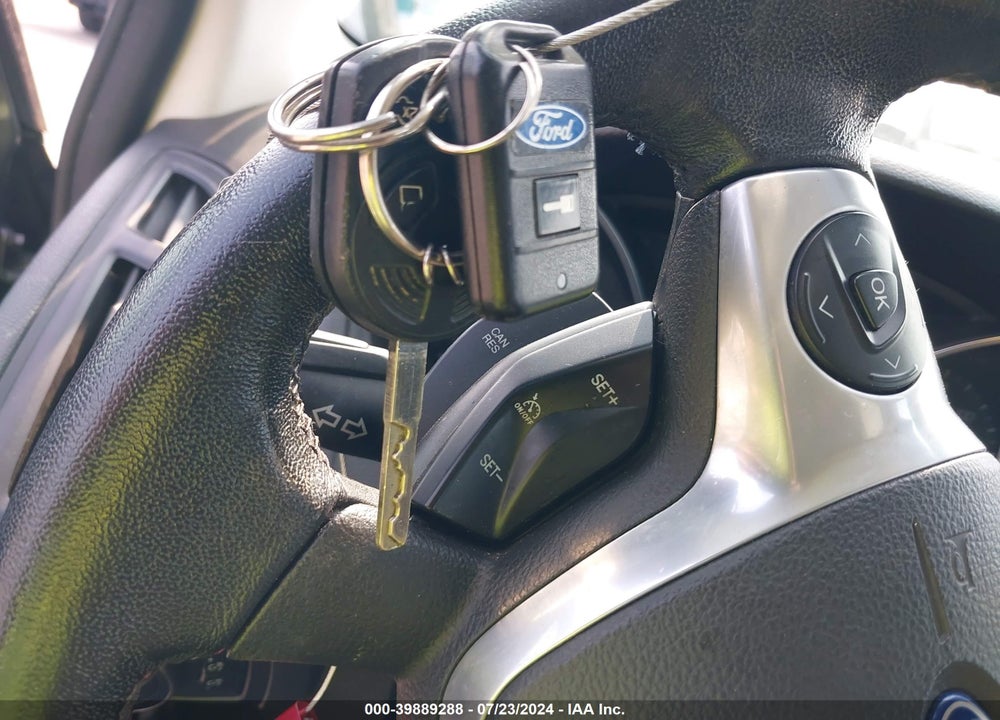 2014 FORD FOCUS SE VIN: 1FADP3K27EL210006