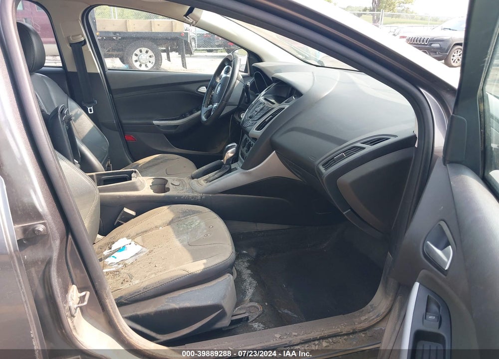 2014 FORD FOCUS SE VIN: 1FADP3K27EL210006