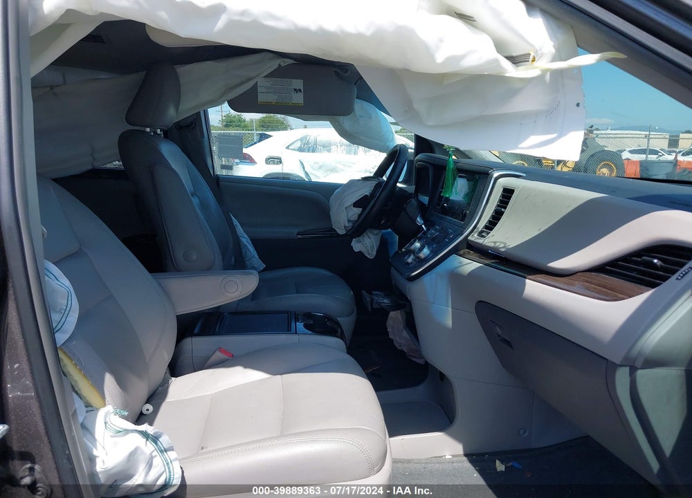 2016 TOYOTA SIENNA XLE 8 PASSENGER VIN: 5TDYK3DCXGS701364