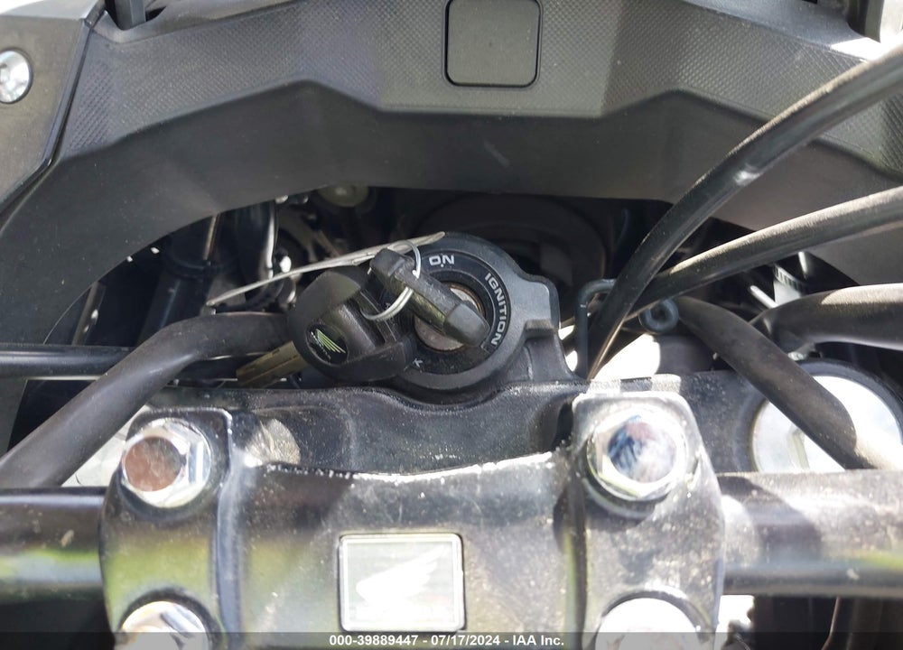 2017 HONDA NC700X VIN: JH2RC8714HK100010