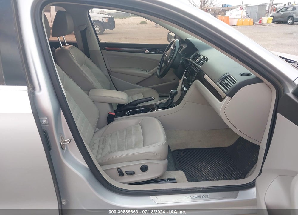 2015 VOLKSWAGEN PASSAT 2.0L TDI SEL PREMIUM VIN: 1VWCV7A39FC081438