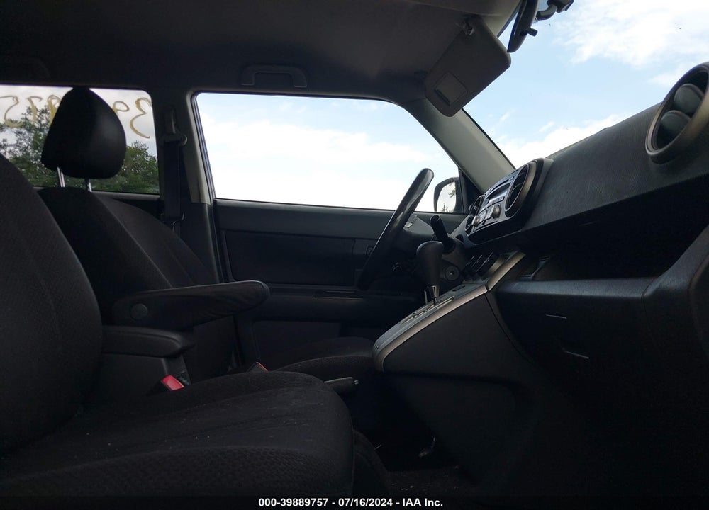 2009 SCION XB VIN: JTLKE50E891075690