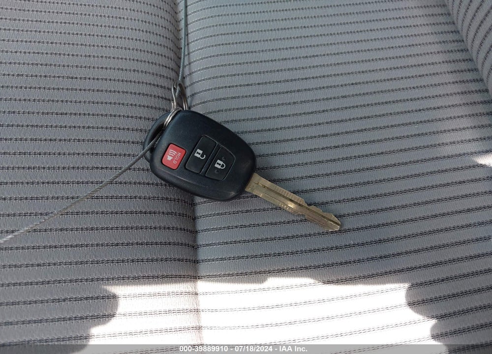 2015 TOYOTA RAV4 LE VIN: 2T3ZFREVXFW137563
