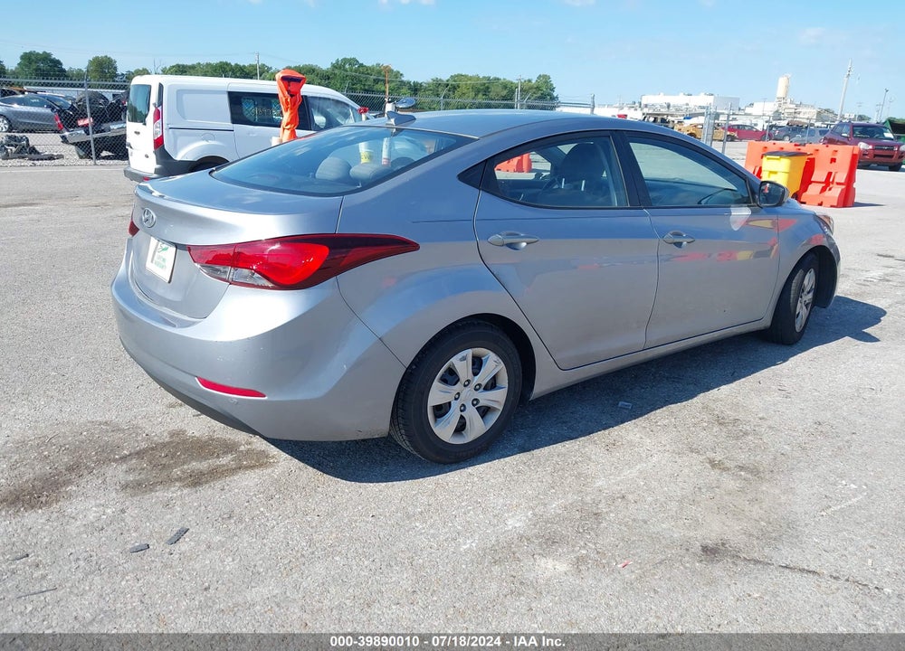 2016 HYUNDAI ELANTRA SE VIN: 5NPDH4AEXGH784552