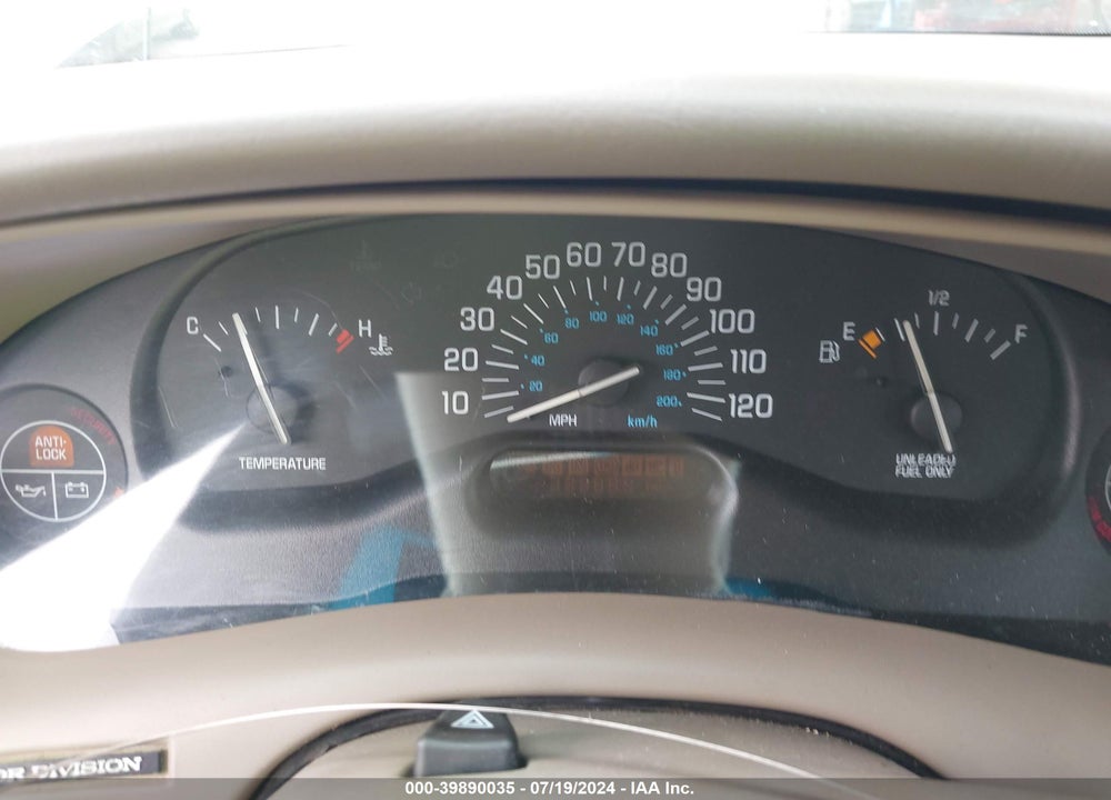 1998 BUICK CENTURY CUSTOM VIN: 2G4WS52M5W1445571
