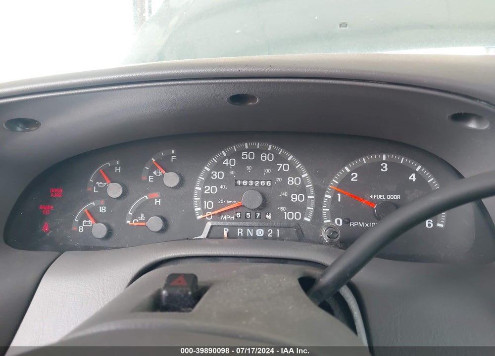 1998 FORD EXPEDITION EDDIE BAUER/XLT VIN: 1FMPU18L8WLB78944