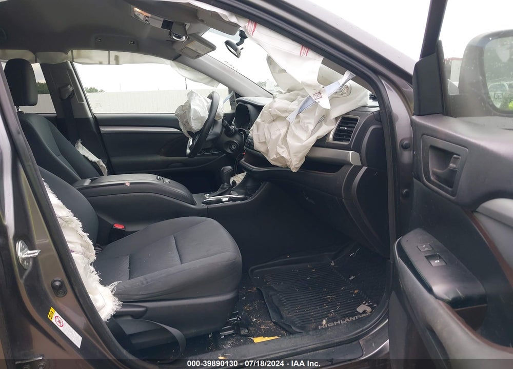 2015 TOYOTA HIGHLANDER LE VIN: 5TDZARFH7FS013856