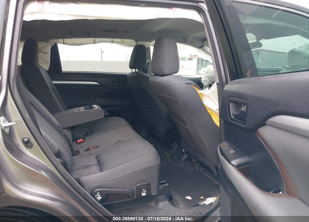 2015 TOYOTA HIGHLANDER LE VIN: 5TDZARFH7FS013856