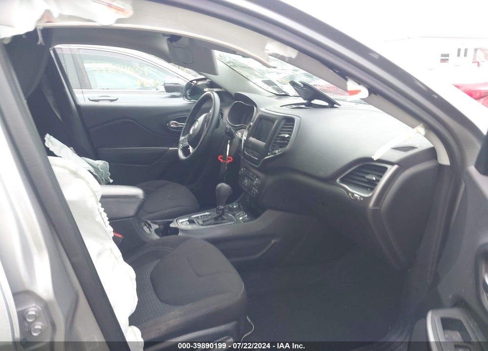 2019 JEEP CHEROKEE LATITUDE 4X4 VIN: 1C4PJMCX6KD404816