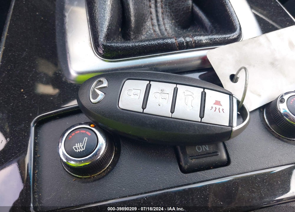 2015 INFINITI QX70 VIN: JN8CS1MW2FM482181