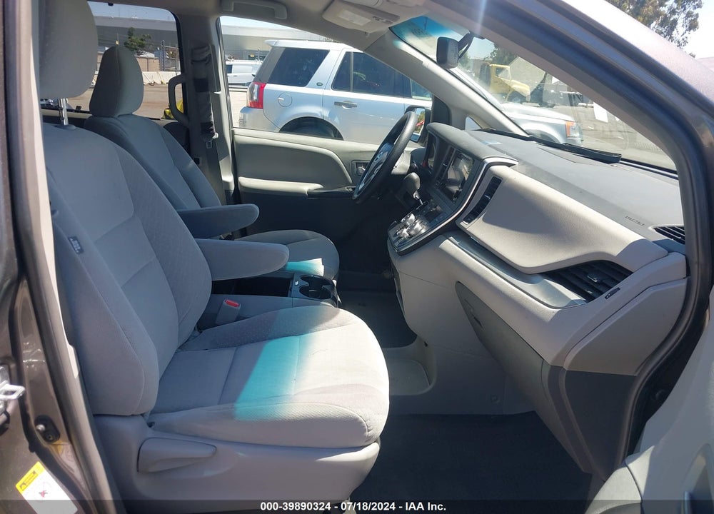 2015 TOYOTA SIENNA LE 8 PASSENGER VIN: 5TDKK3DC0FS635055
