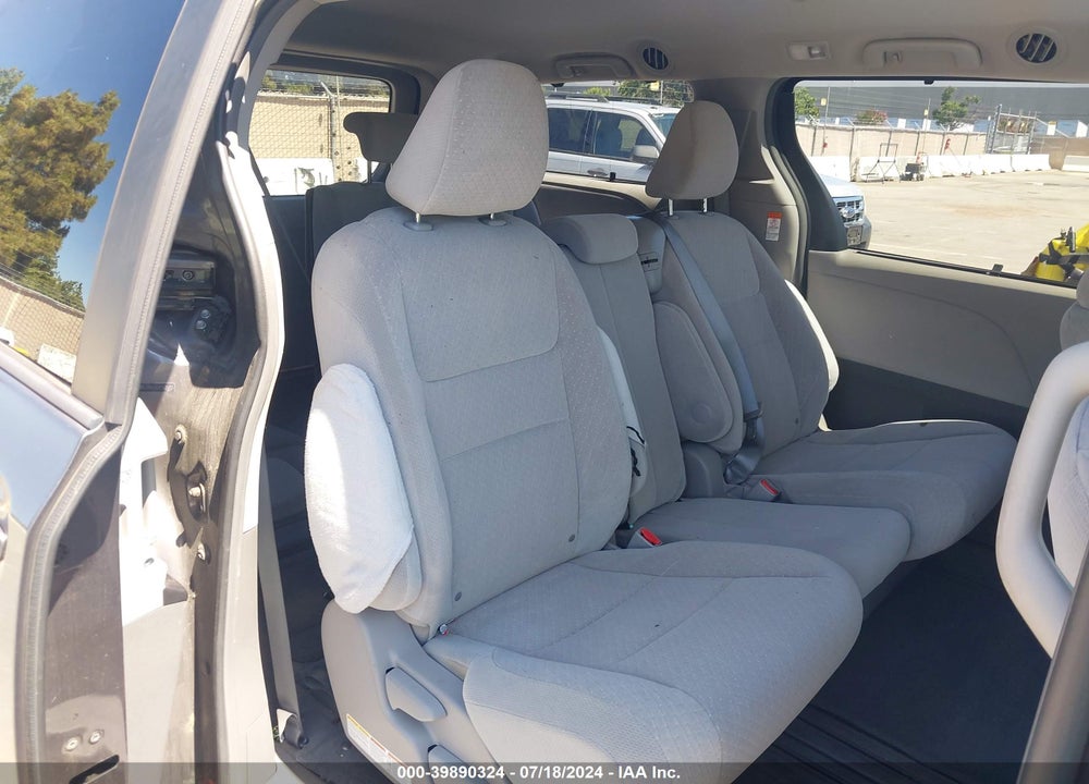 2015 TOYOTA SIENNA LE 8 PASSENGER VIN: 5TDKK3DC0FS635055