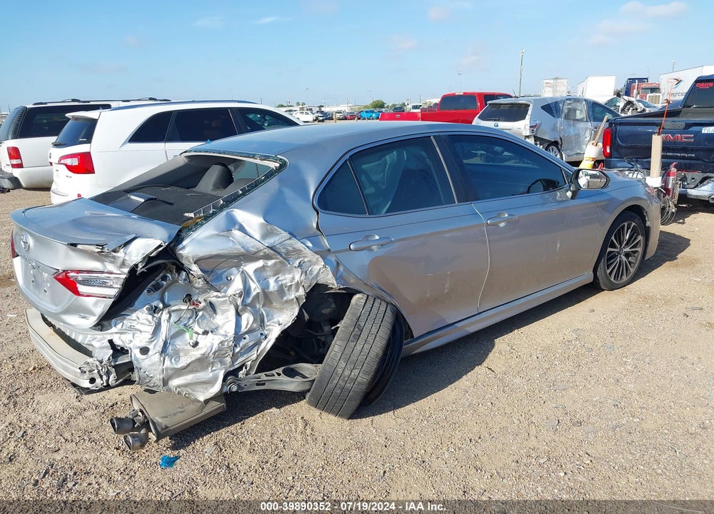 2018 TOYOTA CAMRY SE VIN: 4T1B11HK7JU634753