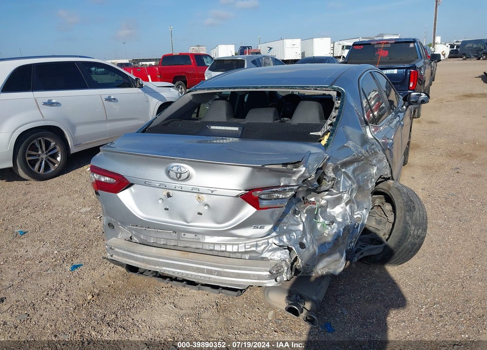 2018 TOYOTA CAMRY SE VIN: 4T1B11HK7JU634753