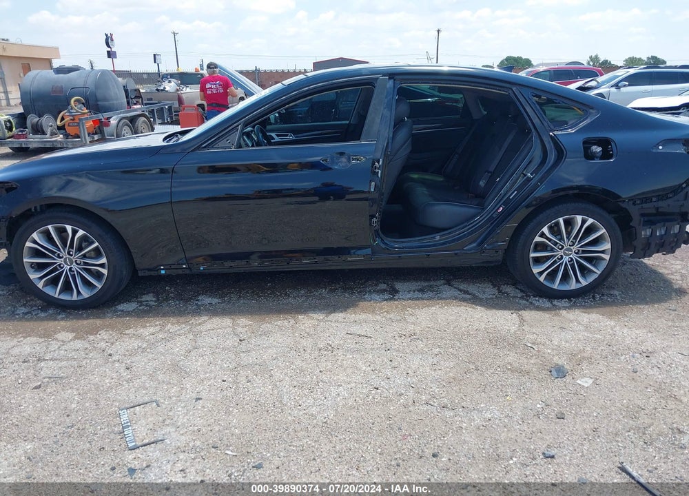 2015 HYUNDAI GENESIS 3.8 VIN: KMHGN4JE4FU040838