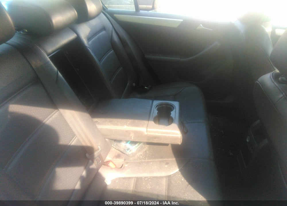 2014 VOLKSWAGEN JETTA 1.8T SE VIN: 3VWD17AJ6EM412312
