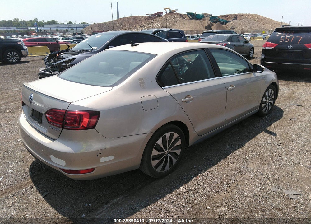2013 VOLKSWAGEN JETTA HYBRID SEL PREMIUM VIN: 3VW637AJ2DM284815