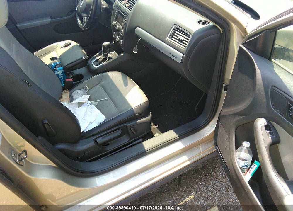 2013 VOLKSWAGEN JETTA HYBRID SEL PREMIUM VIN: 3VW637AJ2DM284815
