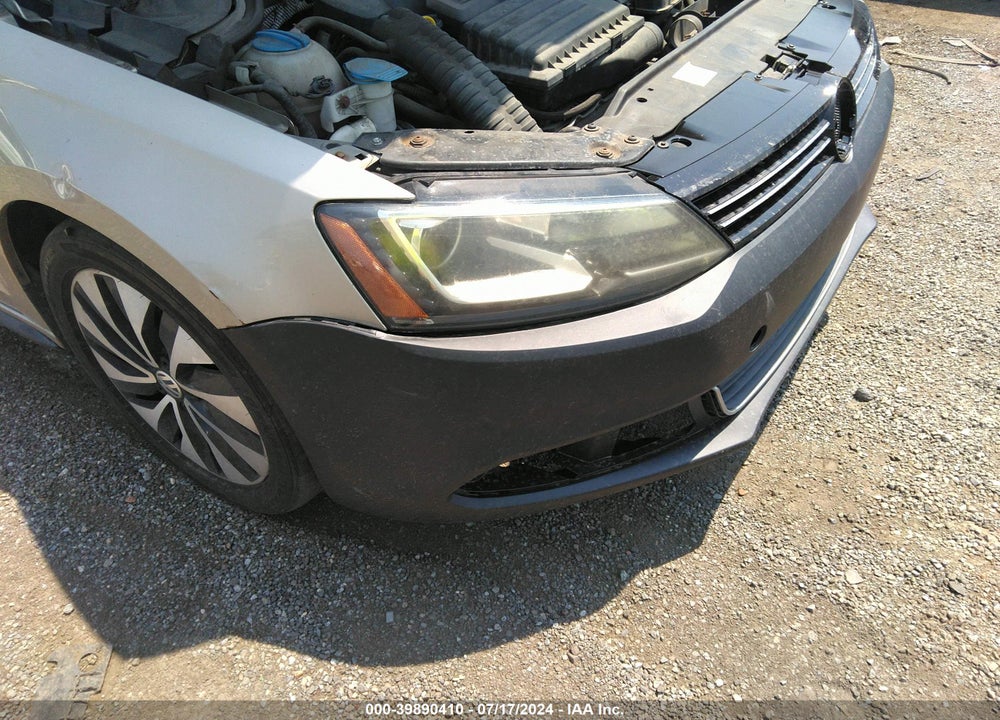 2013 VOLKSWAGEN JETTA HYBRID SEL PREMIUM VIN: 3VW637AJ2DM284815