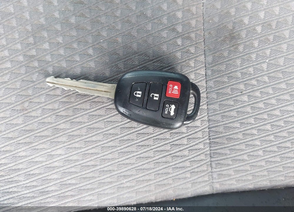 2012 TOYOTA CAMRY VIN: 4T1BF1FK3CU185207